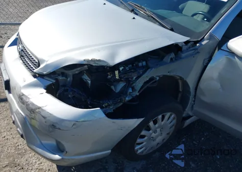 2005 Toyota Matrix Xr z USA, uszkodzony, nr VIN 2T1LR30EX5C492632